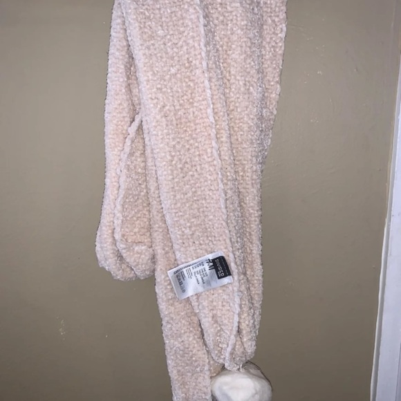 H&M Scarf - Picture 2 of 5